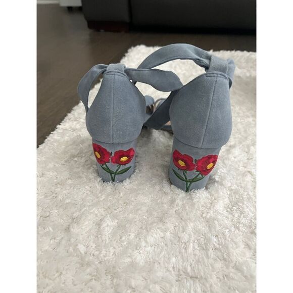 Alex + Alex blue suede open toe block heel sandals flower embroidered size 7 - Picture 4 of 4